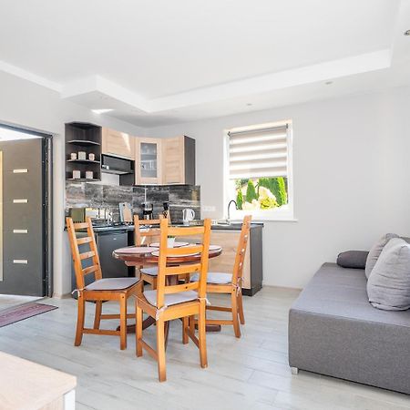 Przyjazna Osada - Domki I Apartamenty Ujście-Darłowskie Dış mekan fotoğraf